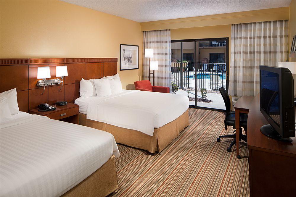 Готель Courtyard By Marriott Orlando Airport Екстер'єр фото
