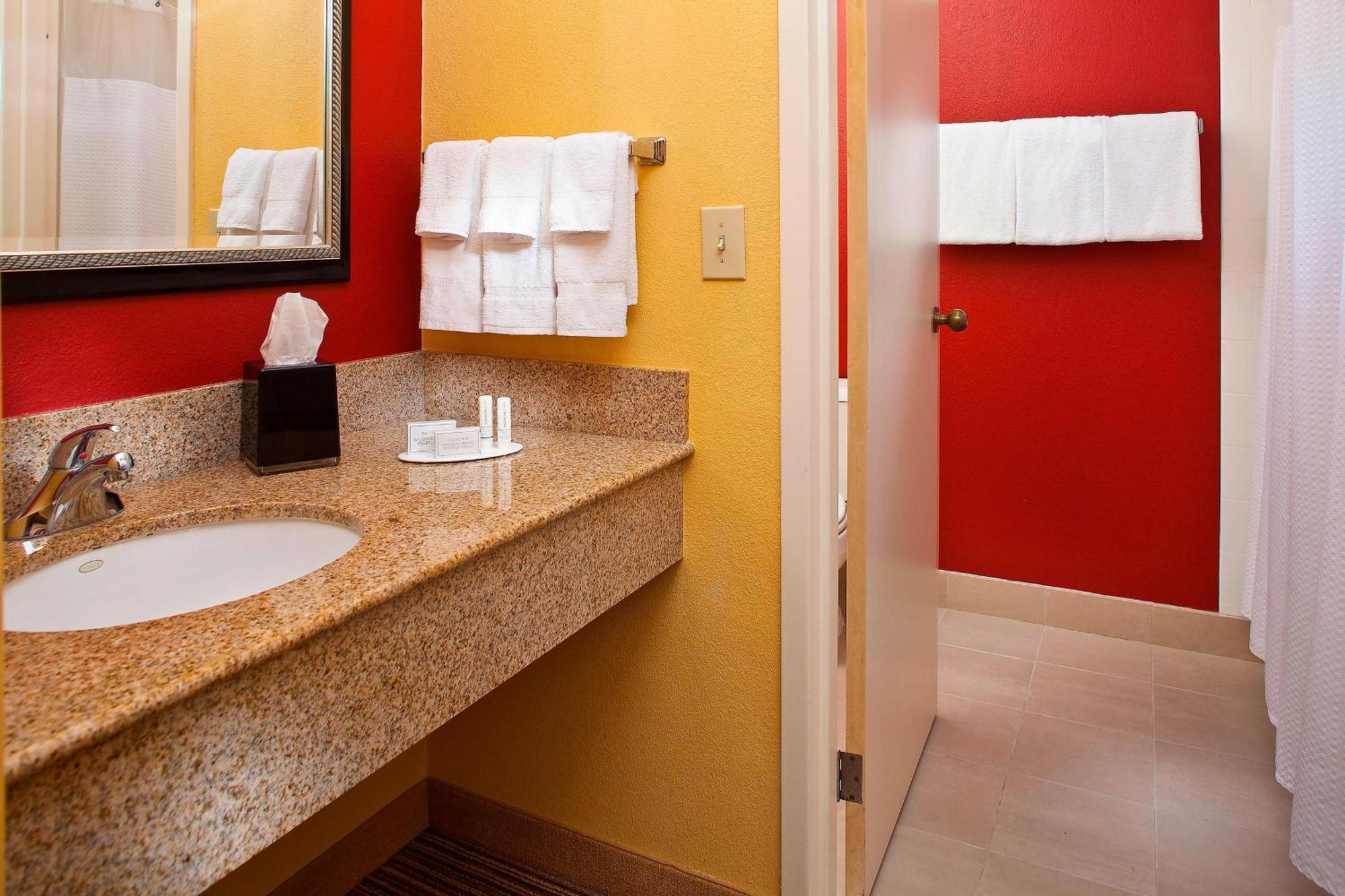 Готель Courtyard By Marriott Orlando Airport Екстер'єр фото