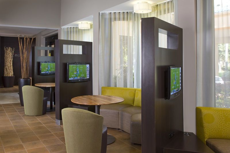 Готель Courtyard By Marriott Orlando Airport Екстер'єр фото