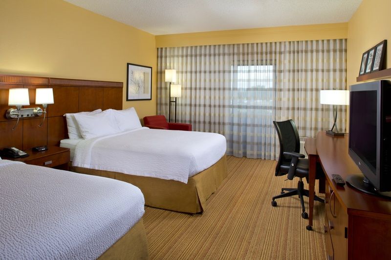 Готель Courtyard By Marriott Orlando Airport Екстер'єр фото