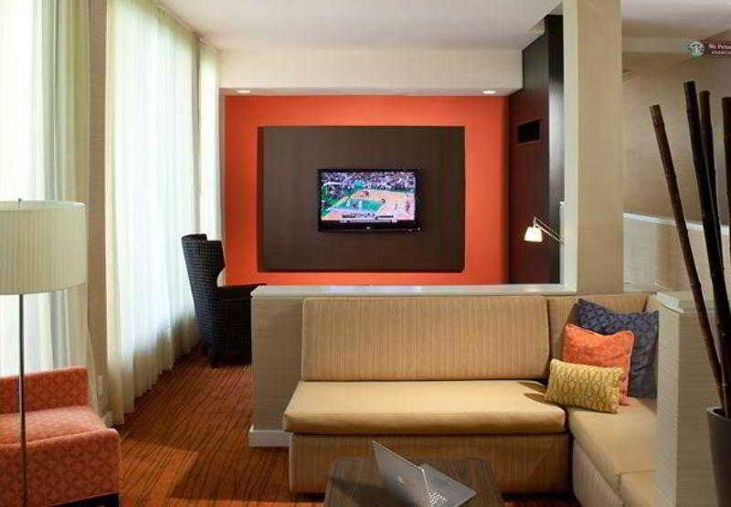 Готель Courtyard By Marriott Orlando Airport Екстер'єр фото